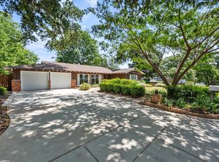 608 Woodside Dr, Hurst, TX 76053