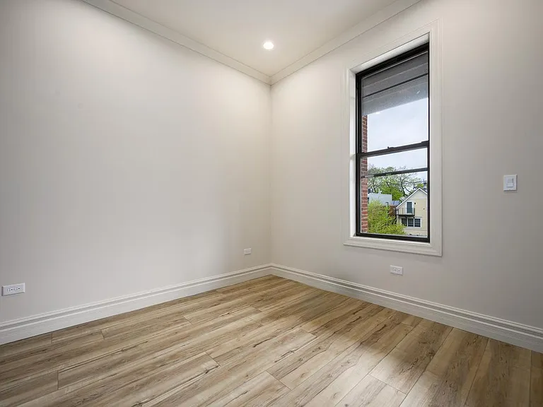 1710 W Belmont Ave #302 — Photo 9