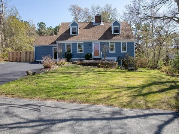 25 Tabor Rd, Forestdale, MA 02644