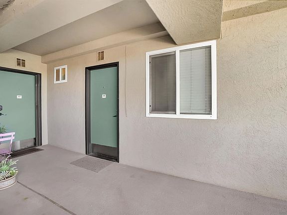 2nd image of 2828 University Ave Unit 406