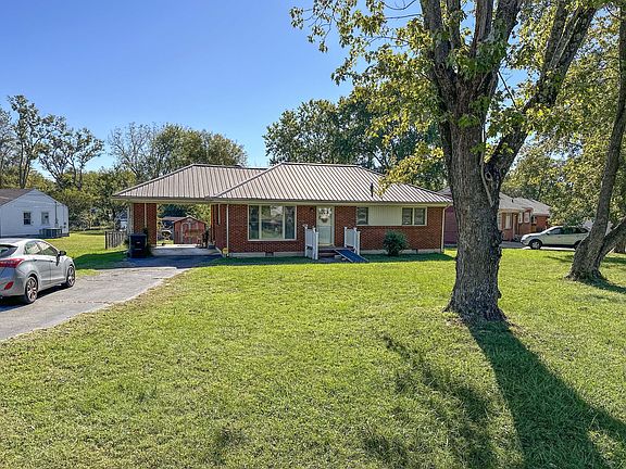 3rd image of 1516 Hilldale Dr