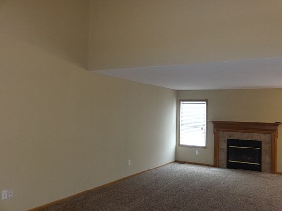 3rd image of 755 Cedar Run Dr
