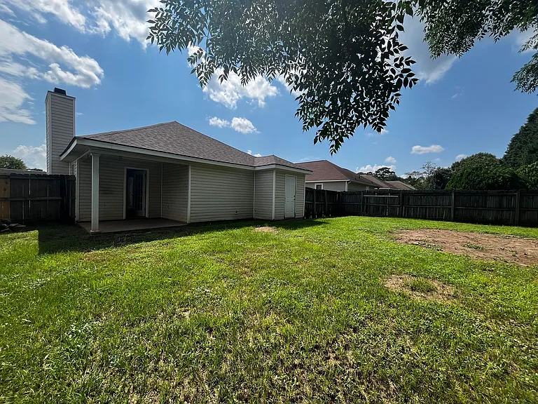 318 Chadwyck Cir — Photo 15