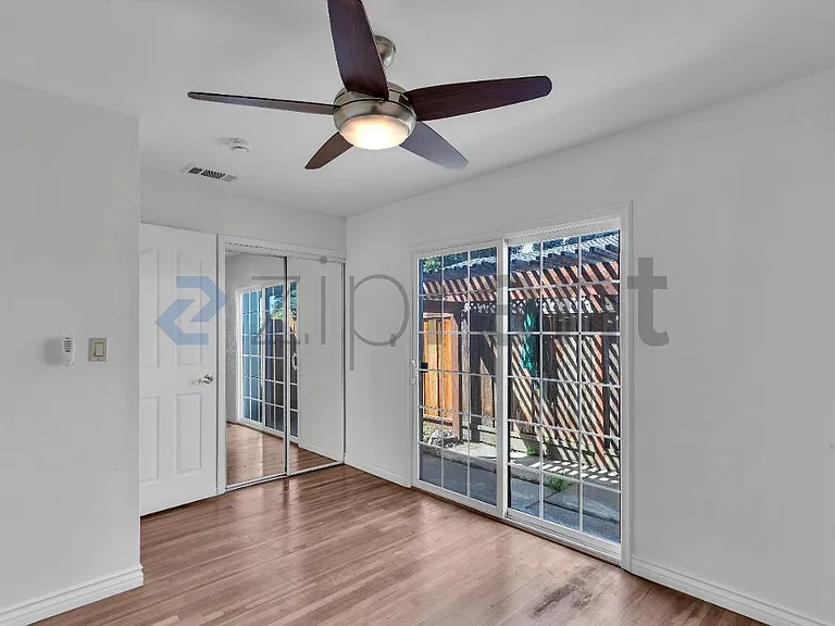 4562 Angeles Ave — Photo 14
