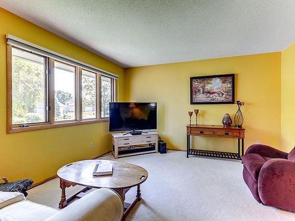 5th image of 4585 Arrowood Ln N