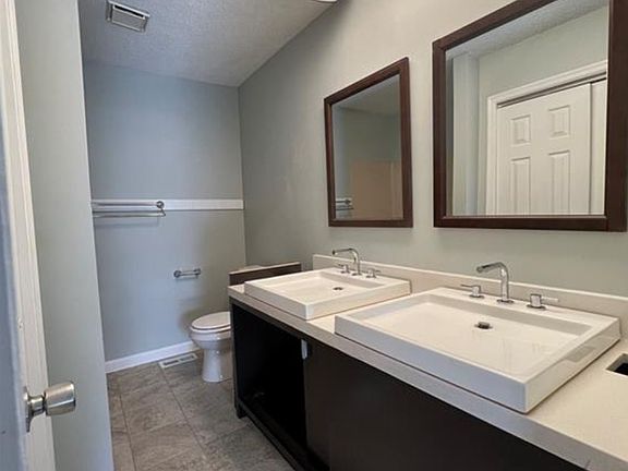 4th image of 325 Elderwood Ct