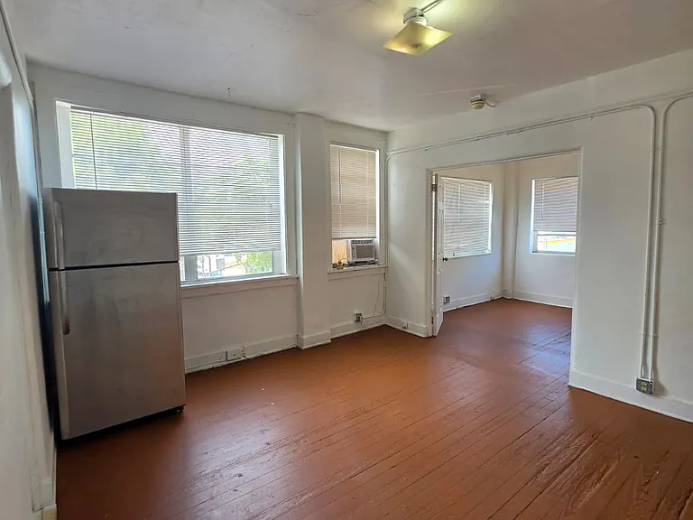 1603 SW 8th St #6 — Photo 3