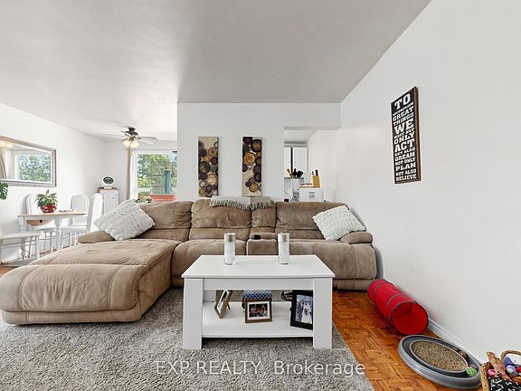 4th image of 89 Donald St