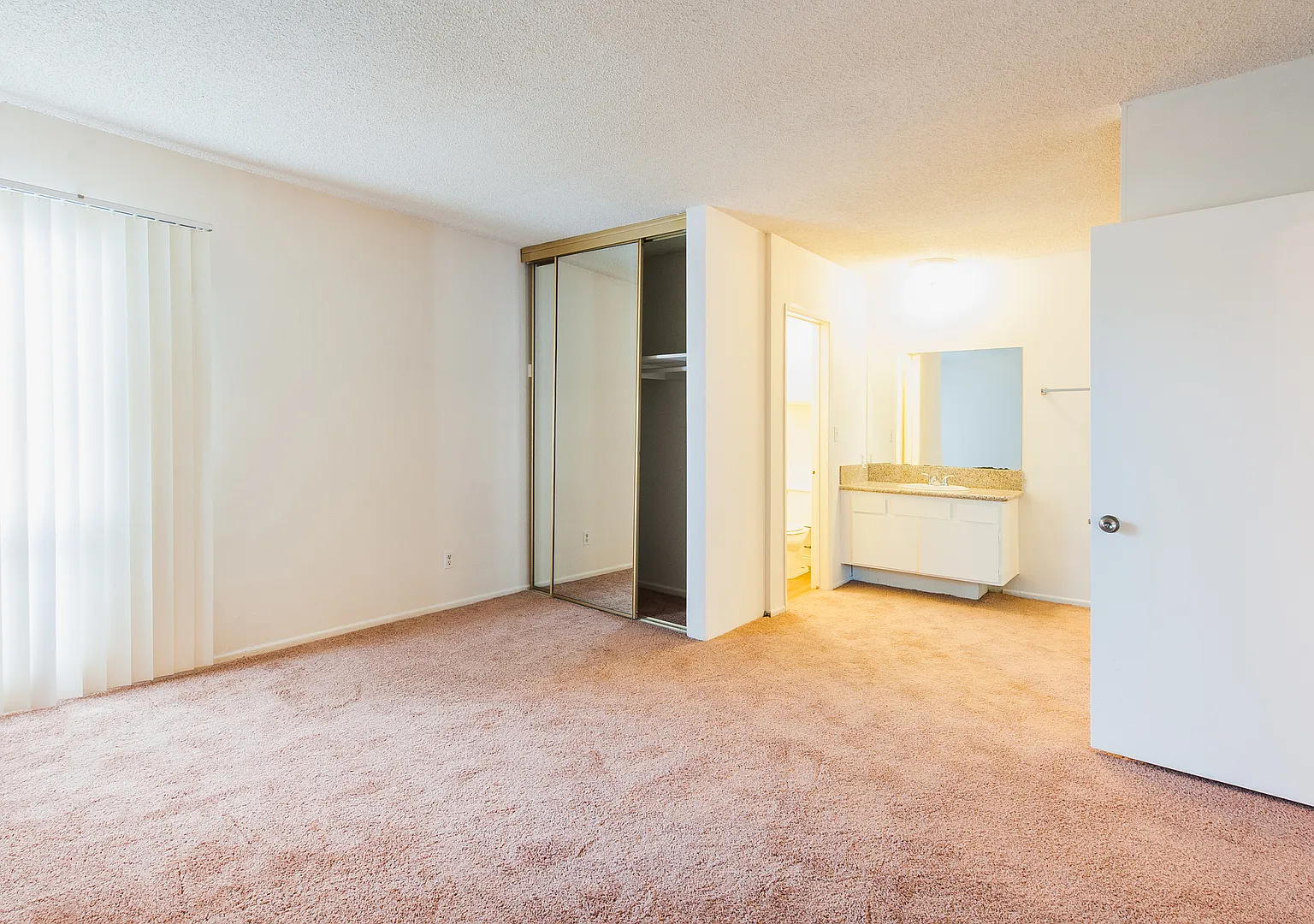 Kings Villa Apartments — Photo 4