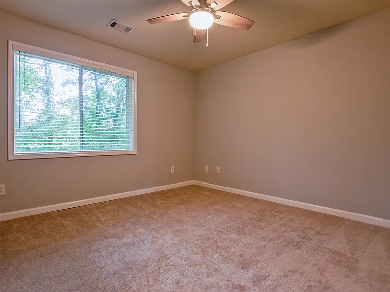 2145 Bolton RD NW — Photo 15