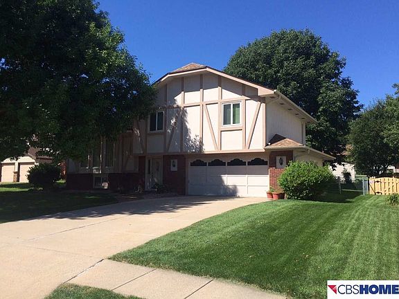 2nd image of 2922 S 158th Cir