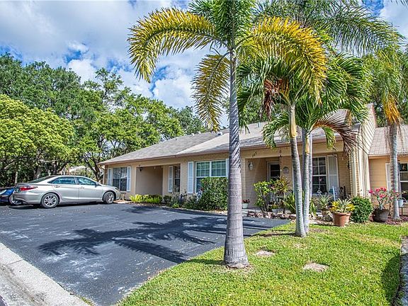 3rd image of 365 Estero Ct