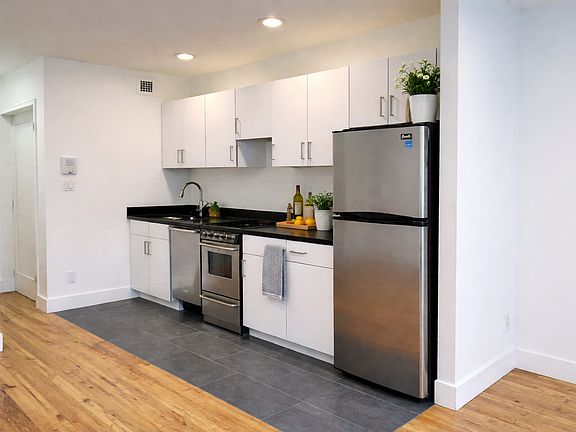 2nd image of 207 E 37th St APT 4E