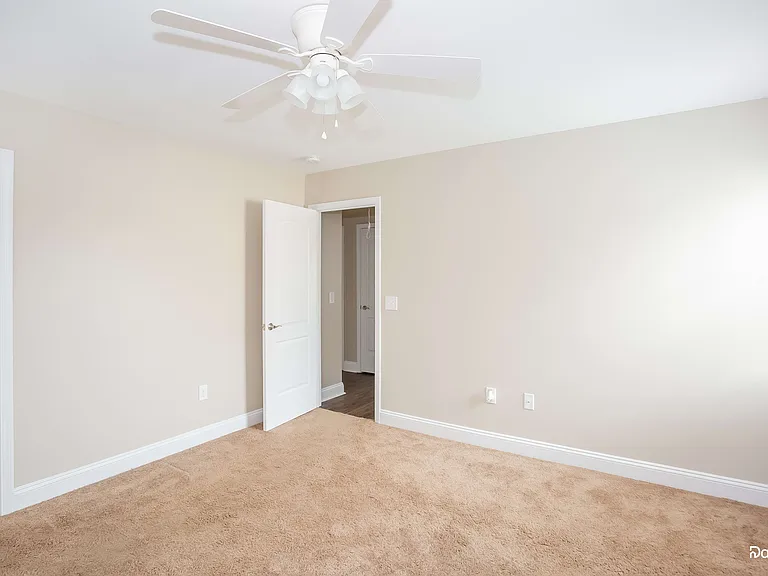 324 Rowan Mill Rd — Photo 7