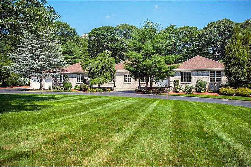 1st image of 33 Beechwood Dr
