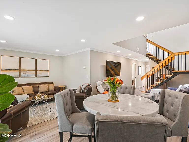 2 Joyce Ct — Photo 5