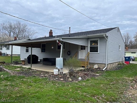 3rd image of 1373 Carole Dr