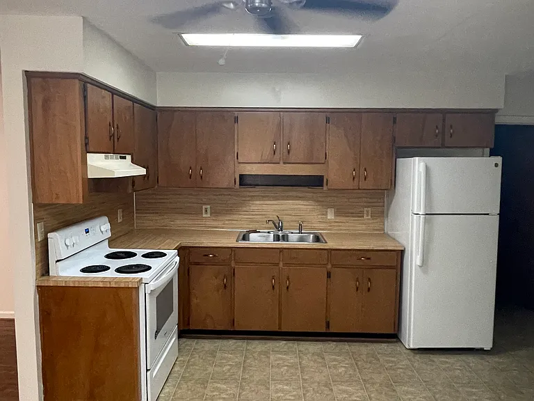 2689 Lee Road 249 — Photo 16