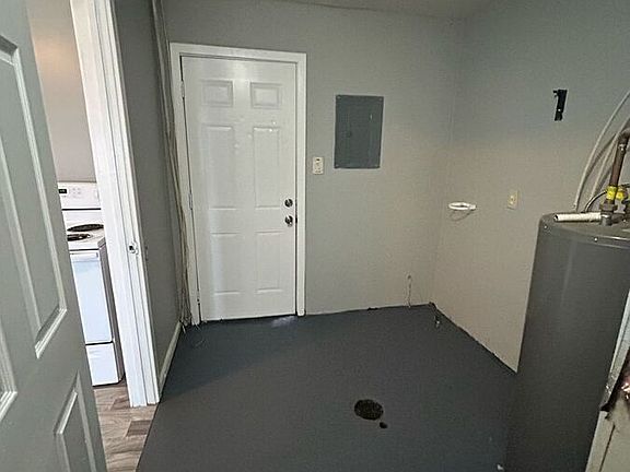 4th image of 2431-2433 W Arlington Ct