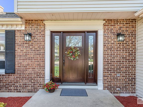 2nd image of 2210 Briarhill Ct