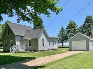 113 N Sycamore St, Franklin Grove, IL 61031