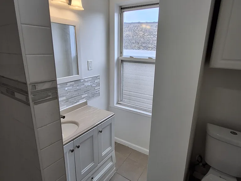 471 W 26th St #3 — Photo 7