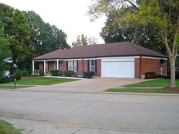 3rd image of 3966 Regalway Dr