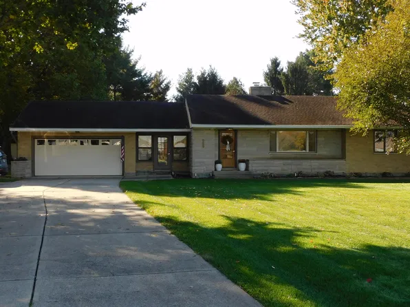 1390 Michaels Rd, Tipp City, OH 45371