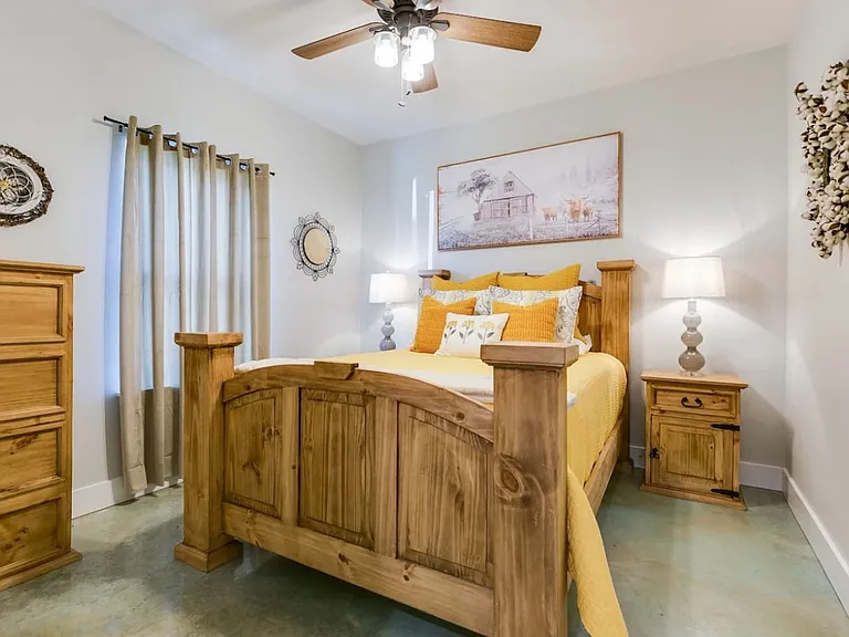 2303 W Beauregard Ave #B — Photo 38