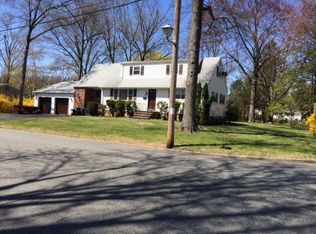 22 Birch Rd, Pompton Plains, NJ 07444