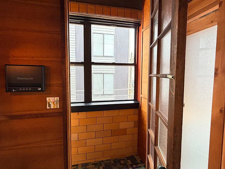 111 W Norris St — Photo 14