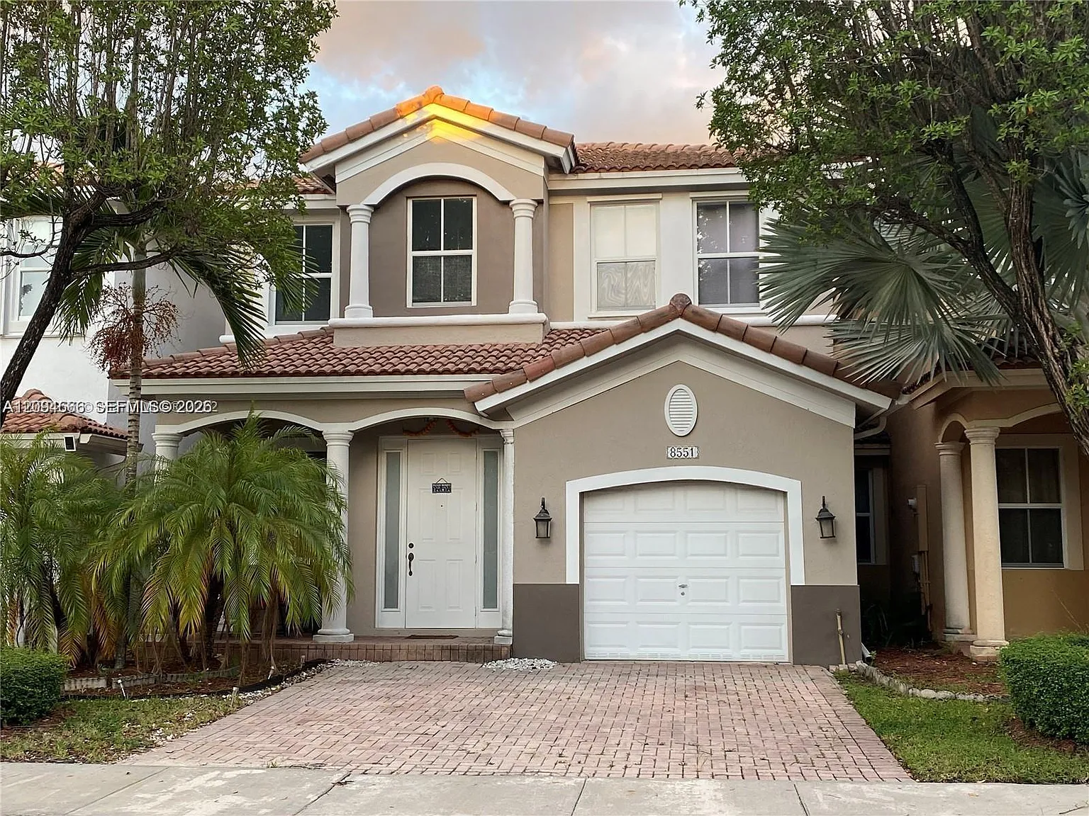 Islands At Doral — Photo 1