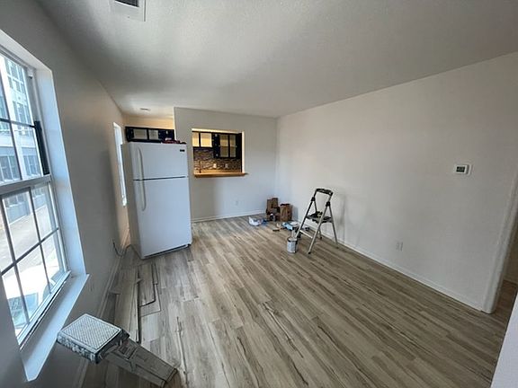 3rd image of 1 Poinsett St #A