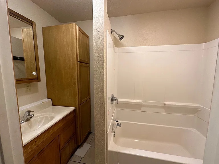 315 17th St SE — Photo 5