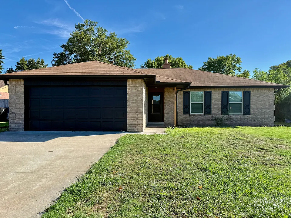 1301 W Waco St