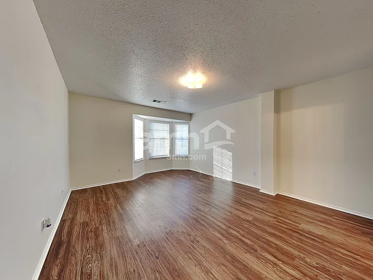717 Timber Trl — Photo 15