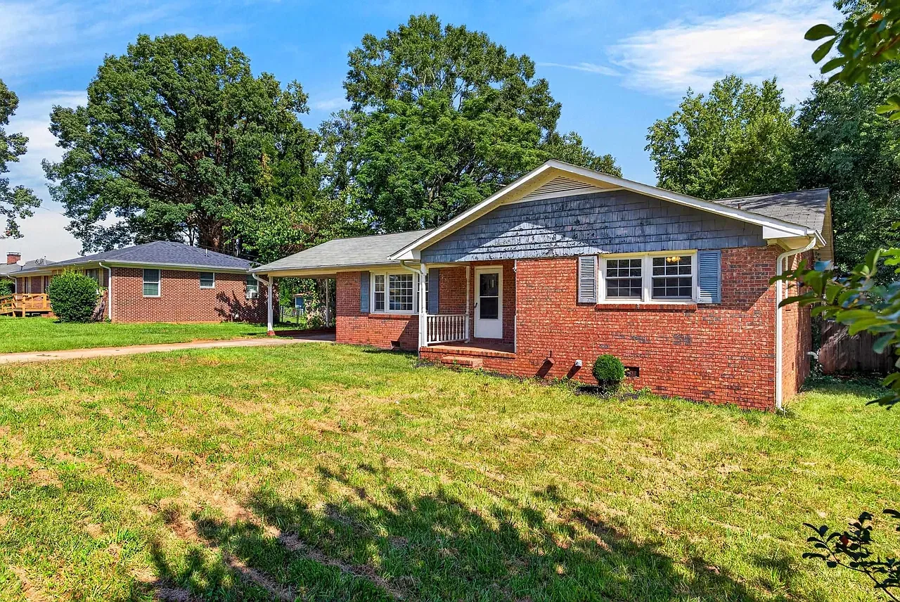 4 bed, 1780 sqft, $2,150 — Photo 3