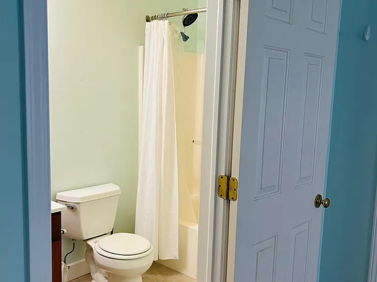 Jack & Jill Bathroom upstairs in between bedrooms #3 & #4
