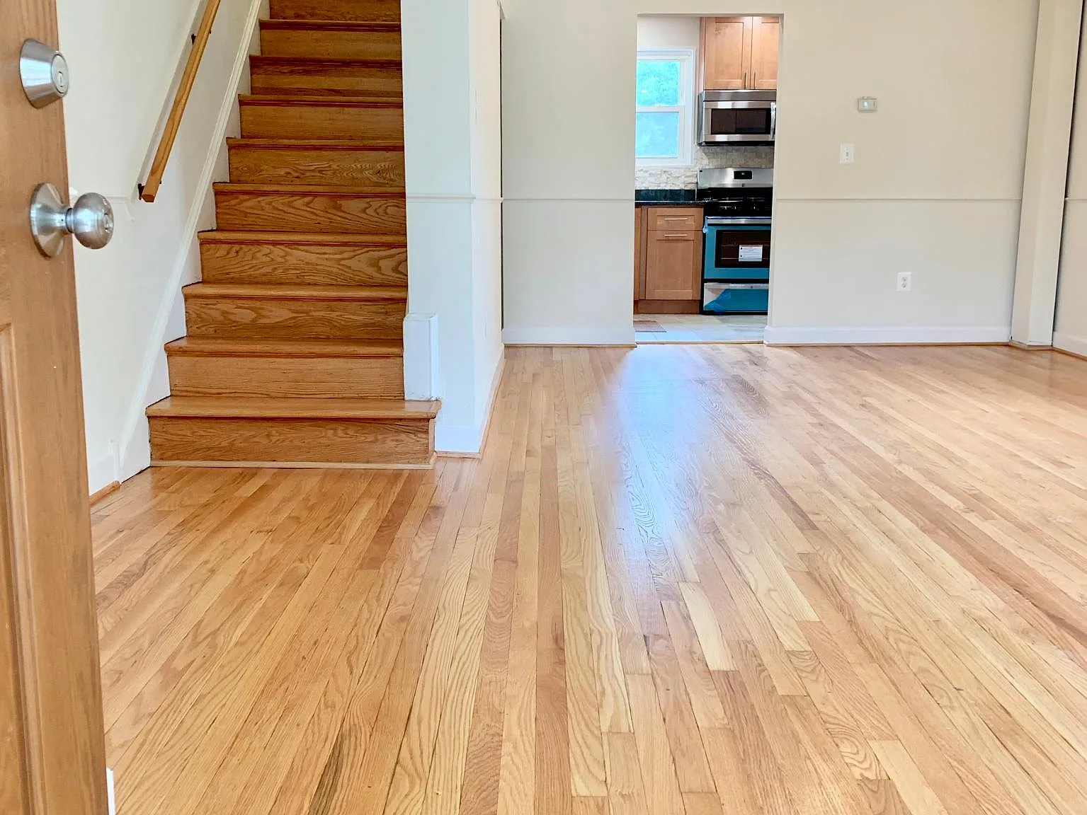 3 bed, 2.5 bath, 1400 sqft, $3,250 — Photo 3