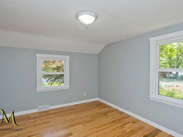 252 Arcadia Blvd — Photo 23