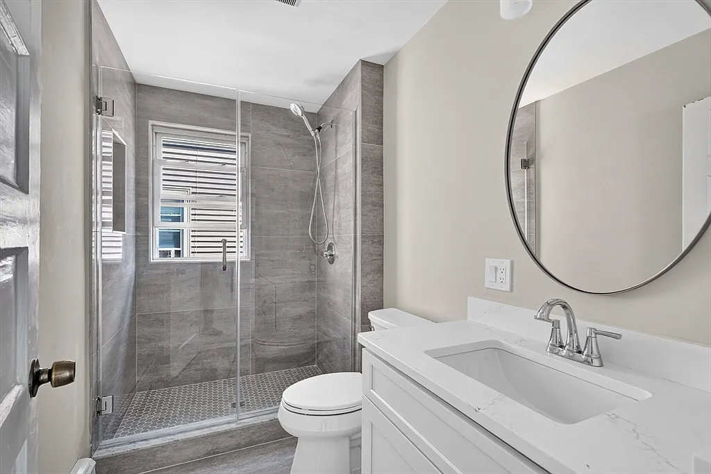 4 bed, 2.0 bath, 1308 sqft, $3,400 — Photo 4