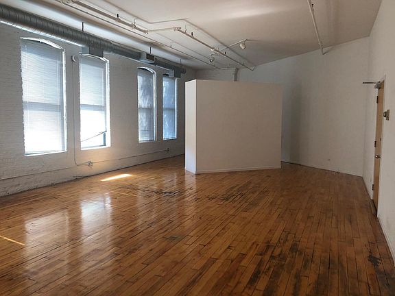 2nd image of 1733 N Milwaukee Ave #2E