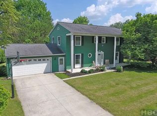 408 W Ridge Dr, Fostoria, OH 44830