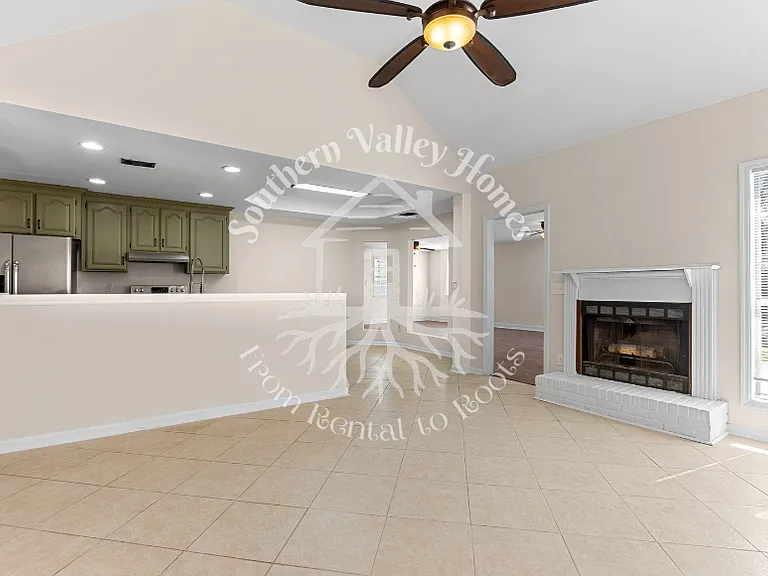 102 Duxbury Ct — Photo 7