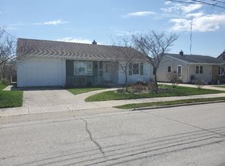 1925 30th St, Two Rivers, WI 54241