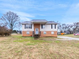 4556 Winslow Dr, Strawberry Plains, TN 37871