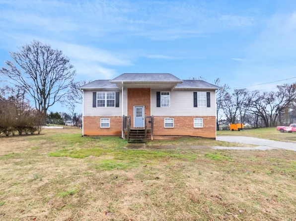 4556 Winslow Dr, Strawberry Plains, TN 37871