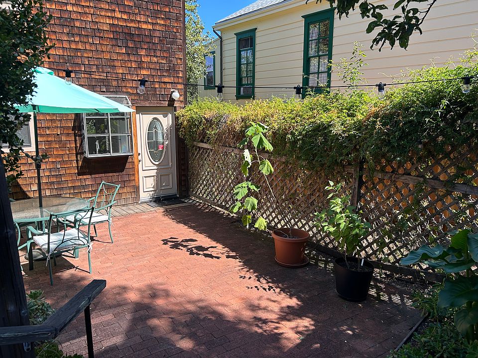 Private front patio