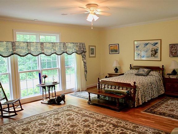 2nd image of 2738 Crescent Hill Ct