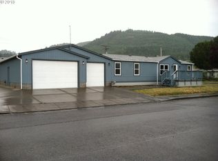 264 Oak St, Yoncalla, OR 97499